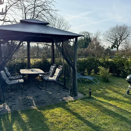 Ferienwohnung Am See Dillich - Ruhige Lage - Eigener Garten - Direkt Neben Einem Natursee Borken  Exterior photo
