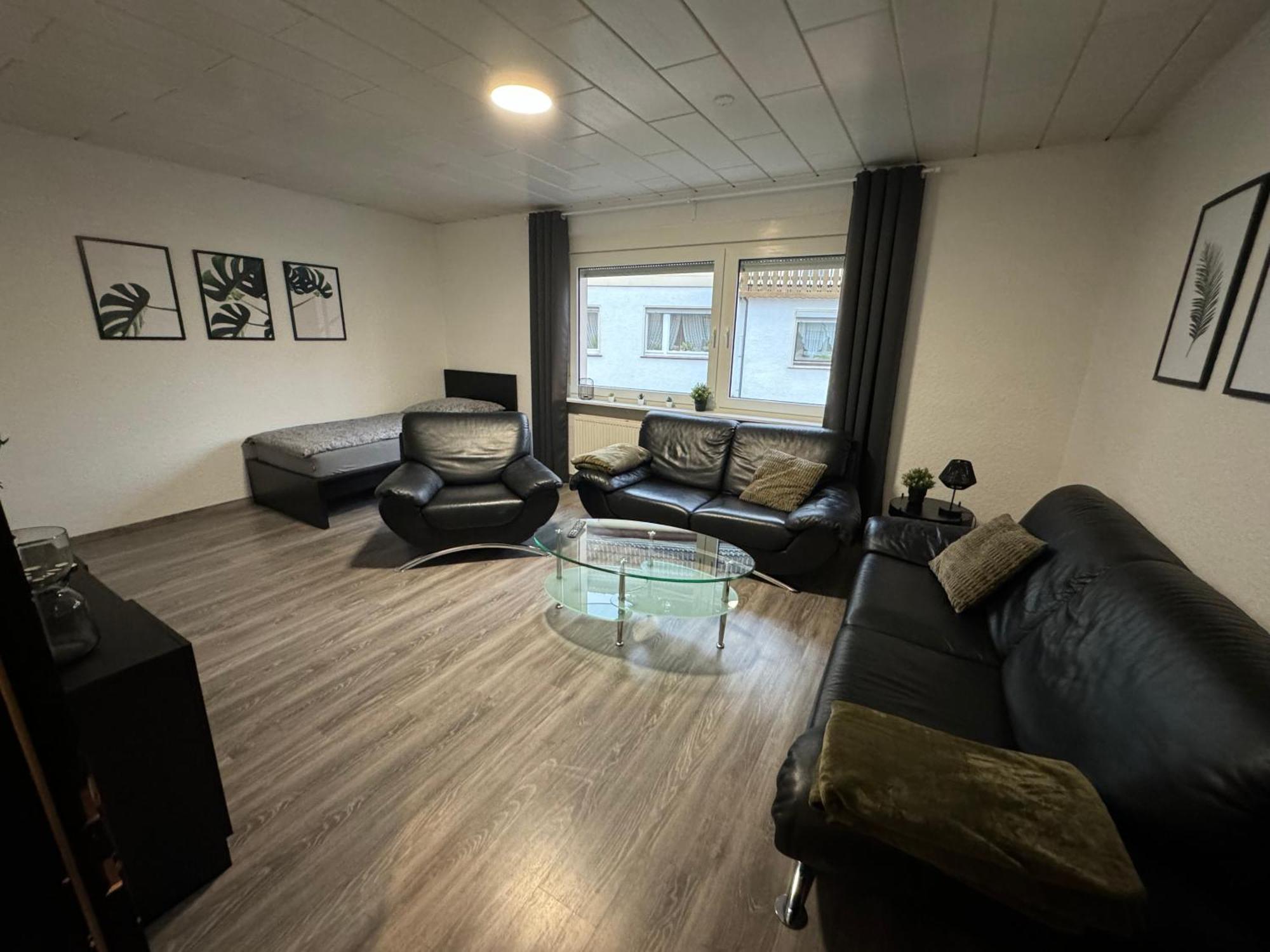 Apartment Am Dillich - Ruhige Lage - Eigener Garten - Direkt Neben Einem Natursee *