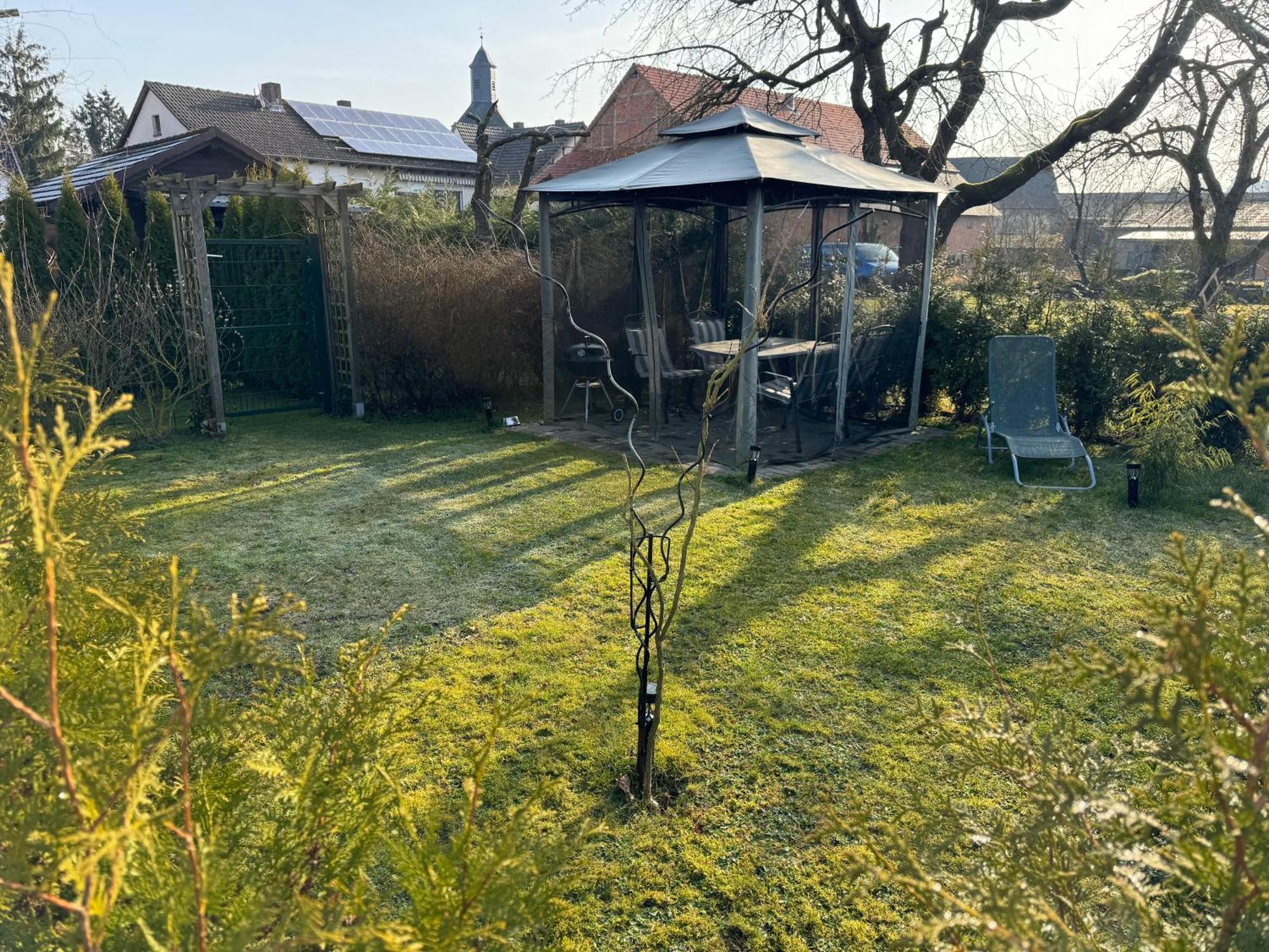 Apartment Am Dillich - Ruhige Lage - Eigener Garten - Direkt Neben Einem Natursee *