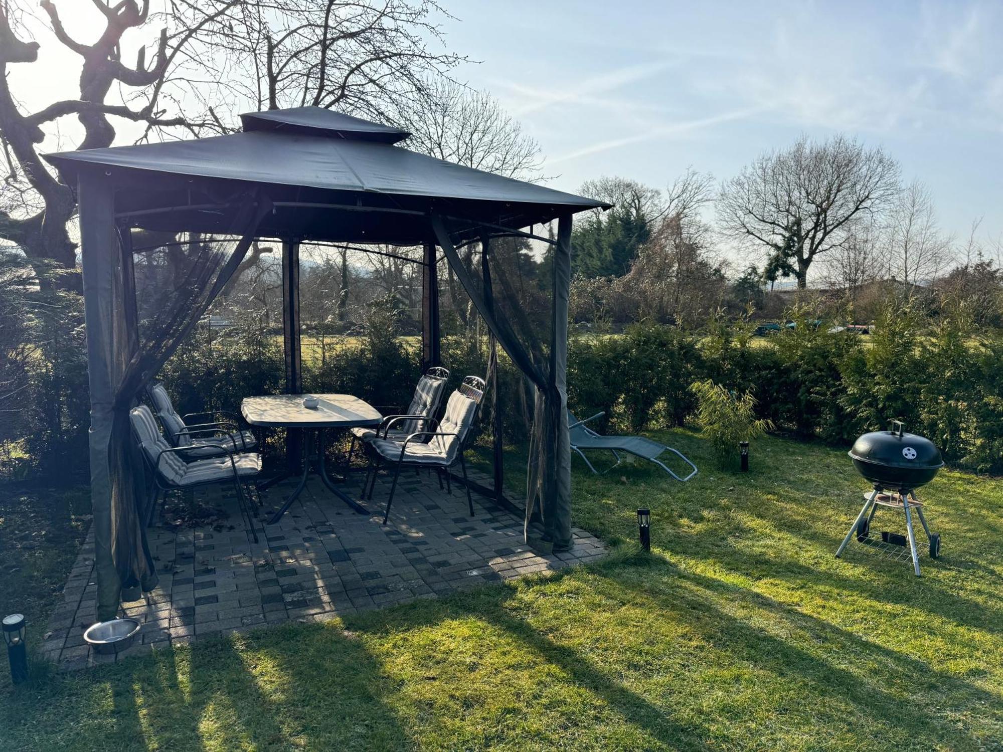 Am Dillich - Ruhige Lage - Eigener Garten - Direkt Neben Einem Natursee Apartment Borken (Hessen)