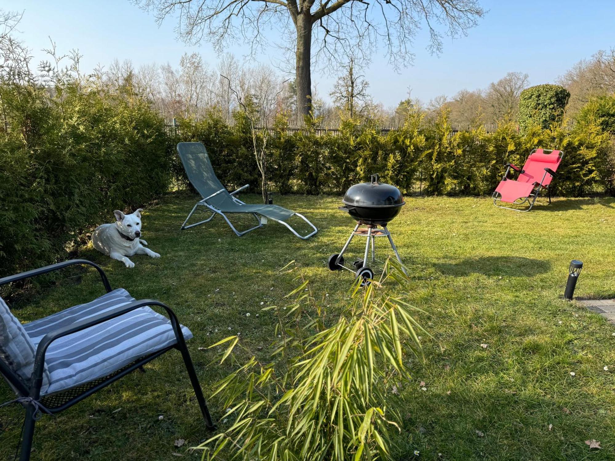 Am Dillich - Ruhige Lage - Eigener Garten - Direkt Neben Einem Natursee *